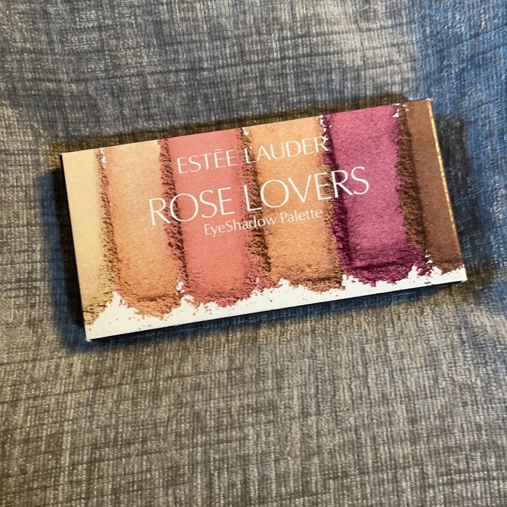 Estee Lauder Rose Lovers Eyeshadow Palette. New in box!!!